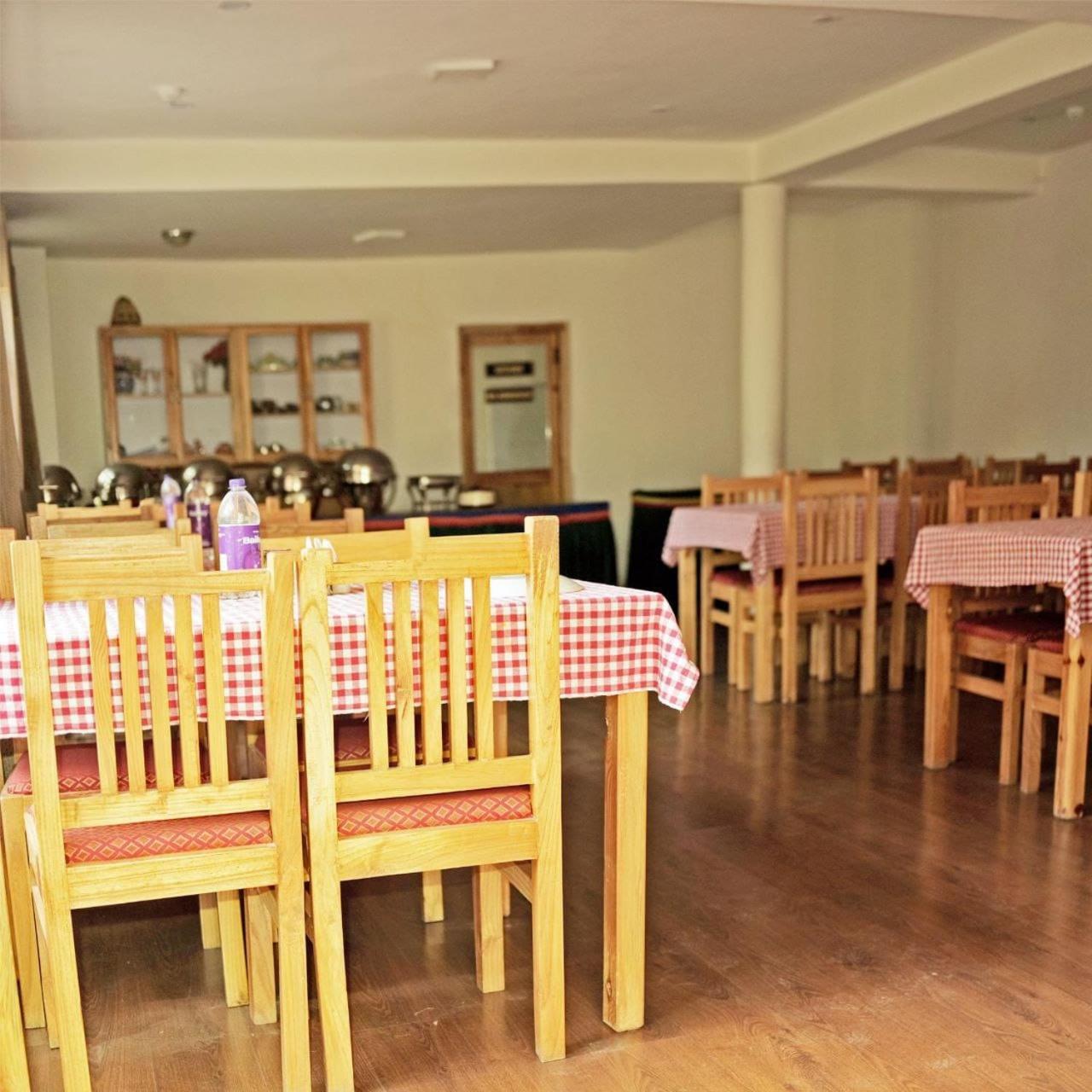 Hotel Lonchay Residency เลห์ ภายนอก รูปภาพ